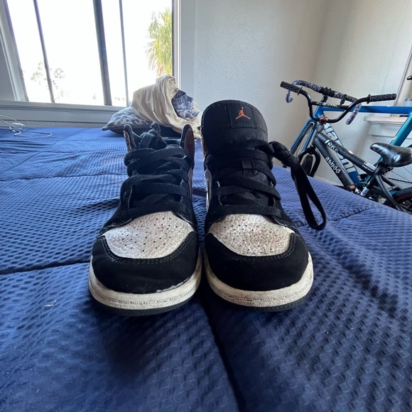 Jordan 1 - Picture 6 of 8